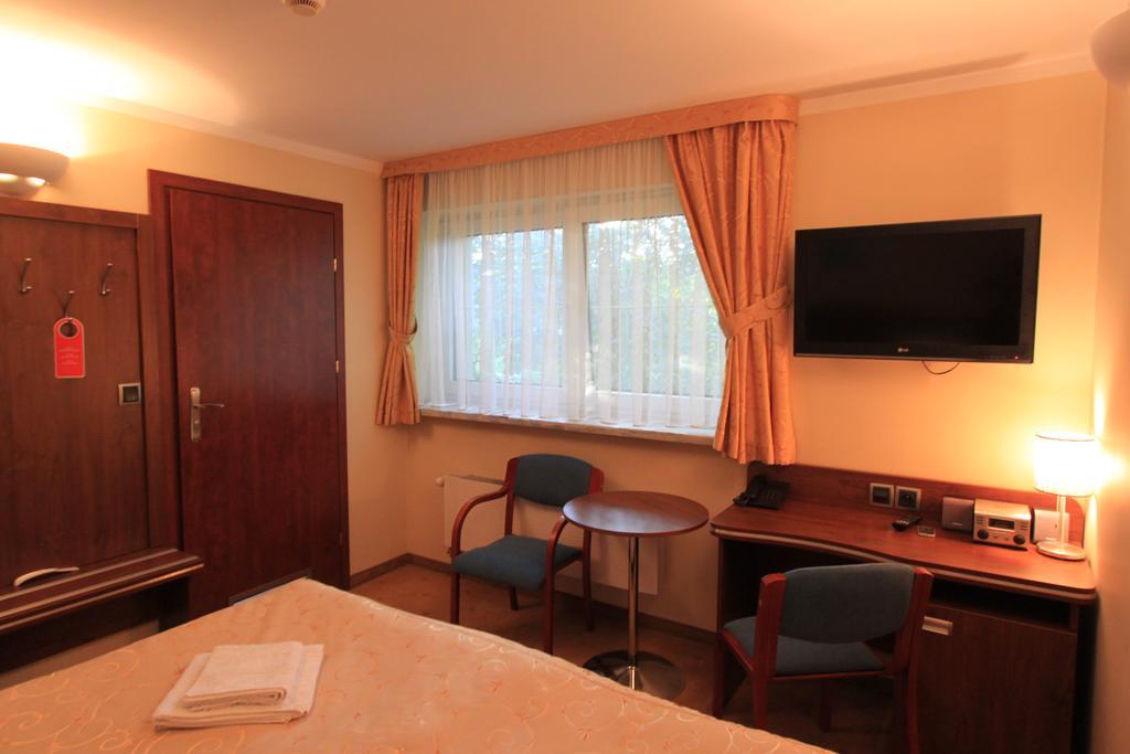 Willa Pod Skrzydlami Hotel Międzybrodzie Bialskie Exterior foto