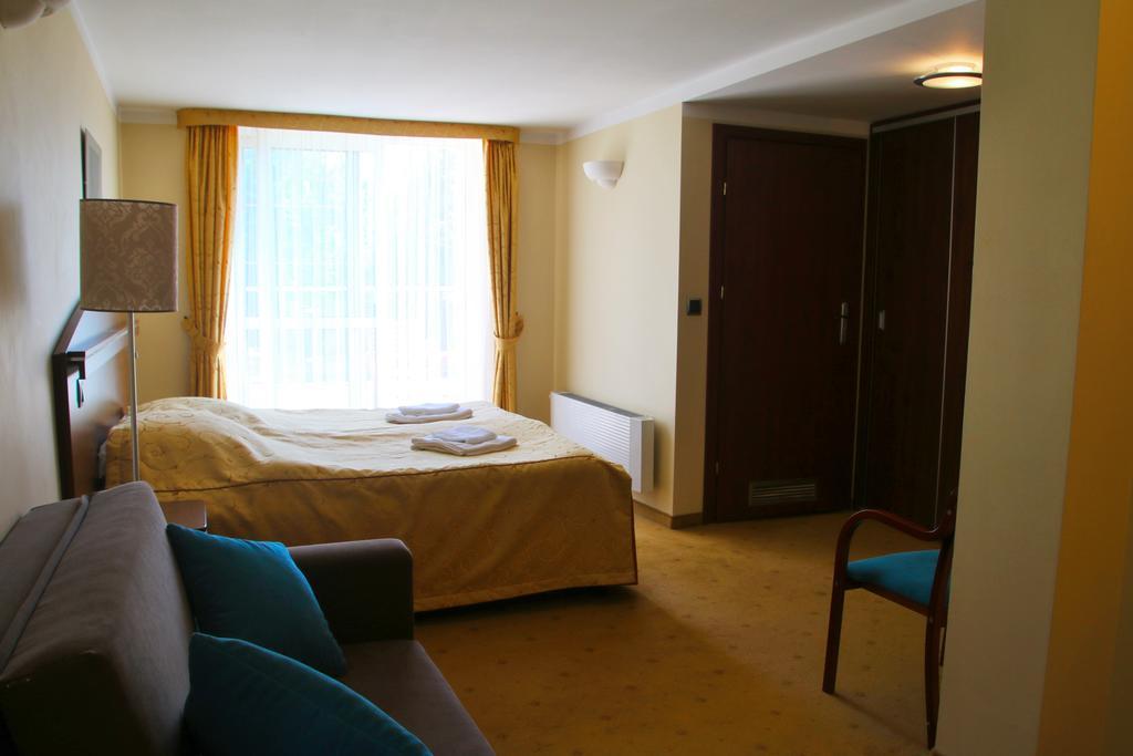 Willa Pod Skrzydlami Hotel Międzybrodzie Bialskie Exterior foto