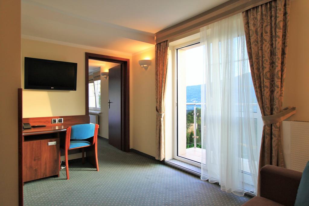 Willa Pod Skrzydlami Hotel Międzybrodzie Bialskie Exterior foto