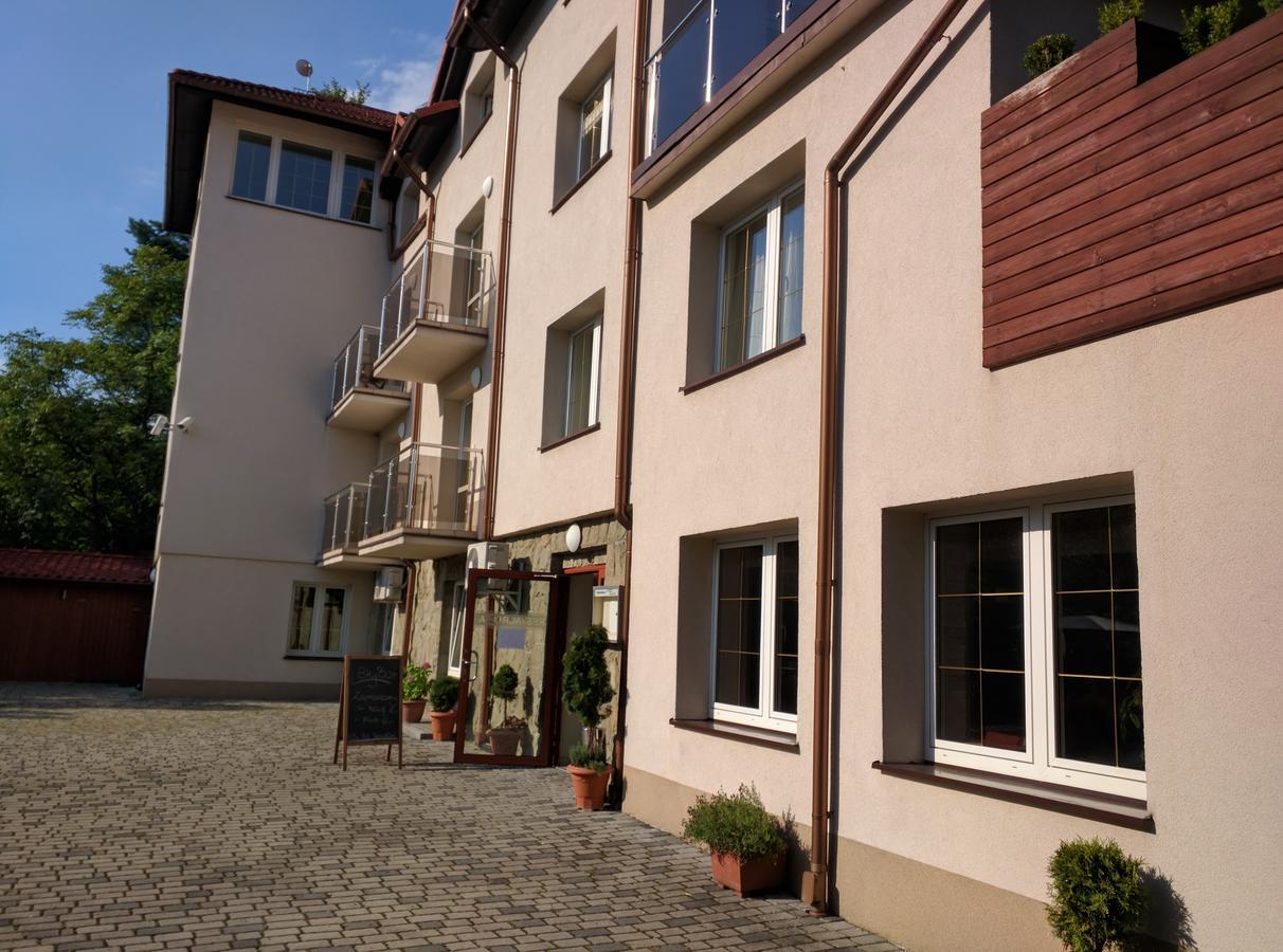 Willa Pod Skrzydlami Hotel Międzybrodzie Bialskie Exterior foto